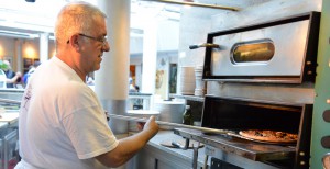 Ristorante Ciao – Italienische Küche in Mörfelden-Walldorf bei Frankfurt Seit über 40 Jahren steht das Ristorante Ciao in Mörfelden-Walldorf für echte italienische Küche, familiäre Atmosphäre und Leidenschaft für gutes Essen. Unser familiengeführtes italienisches Restaurant im Kreis Groß-Gerau, nur wenige Minuten von Frankfurt, Rüsselsheim und Kelsterbach entfernt, lädt Sie ein, den Geschmack Italiens in gemütlichem Ambiente zu genießen.