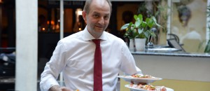 Ristorante Ciao – Italienische Küche in Mörfelden-Walldorf bei Frankfurt Seit über 40 Jahren steht das Ristorante Ciao in Mörfelden-Walldorf für echte italienische Küche, familiäre Atmosphäre und Leidenschaft für gutes Essen. Unser familiengeführtes italienisches Restaurant im Kreis Groß-Gerau, nur wenige Minuten von Frankfurt, Rüsselsheim und Kelsterbach entfernt, lädt Sie ein, den Geschmack Italiens in gemütlichem Ambiente zu genießen.