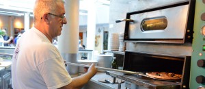 Ristorante Ciao – Italienische Küche in Mörfelden-Walldorf bei Frankfurt Seit über 40 Jahren steht das Ristorante Ciao in Mörfelden-Walldorf für echte italienische Küche, familiäre Atmosphäre und Leidenschaft für gutes Essen. Unser familiengeführtes italienisches Restaurant im Kreis Groß-Gerau, nur wenige Minuten von Frankfurt, Rüsselsheim und Kelsterbach entfernt, lädt Sie ein, den Geschmack Italiens in gemütlichem Ambiente zu genießen.