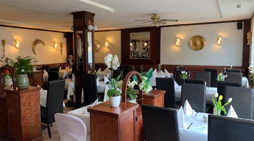 Ristorante Ciao – Italienische Küche in Mörfelden-Walldorf bei Frankfurt Seit über 40 Jahren steht das Ristorante Ciao in Mörfelden-Walldorf für echte italienische Küche, familiäre Atmosphäre und Leidenschaft für gutes Essen. Unser familiengeführtes italienisches Restaurant im Kreis Groß-Gerau, nur wenige Minuten von Frankfurt, Rüsselsheim und Kelsterbach entfernt, lädt Sie ein, den Geschmack Italiens in gemütlichem Ambiente zu genießen.
