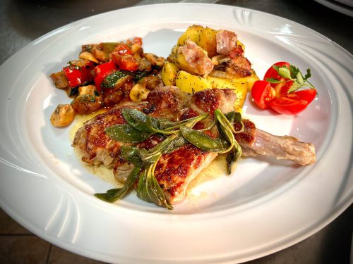 Ristorante Ciao – Italienische Küche in Mörfelden-Walldorf bei Frankfurt Seit über 40 Jahren steht das Ristorante Ciao in Mörfelden-Walldorf für echte italienische Küche, familiäre Atmosphäre und Leidenschaft für gutes Essen. Unser familiengeführtes italienisches Restaurant im Kreis Groß-Gerau, nur wenige Minuten von Frankfurt, Rüsselsheim und Kelsterbach entfernt, lädt Sie ein, den Geschmack Italiens in gemütlichem Ambiente zu genießen.