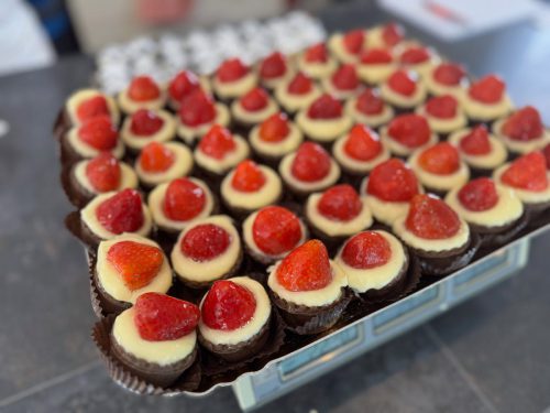 Ristorante Ciao – Italienische Küche in Mörfelden-Walldorf bei Frankfurt Seit über 40 Jahren steht das Ristorante Ciao in Mörfelden-Walldorf für echte italienische Küche, familiäre Atmosphäre und Leidenschaft für gutes Essen. Unser familiengeführtes italienisches Restaurant im Kreis Groß-Gerau, nur wenige Minuten von Frankfurt, Rüsselsheim und Kelsterbach entfernt, lädt Sie ein, den Geschmack Italiens in gemütlichem Ambiente zu genießen.